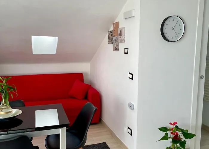 Lägenhet Mansardina *