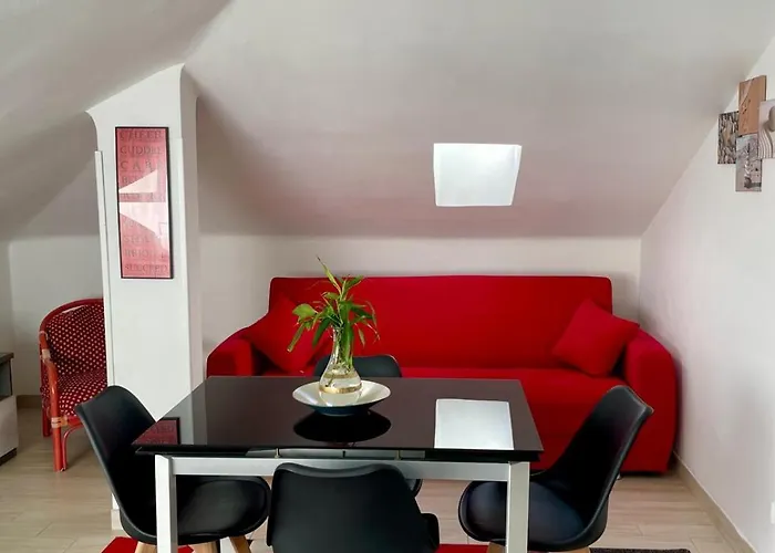 Lägenhet Mansardina *